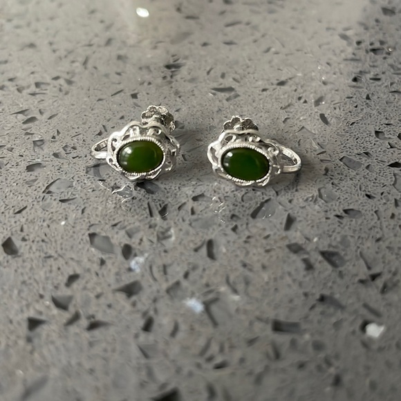 Jade clip on earrings - Picture 2 of 6